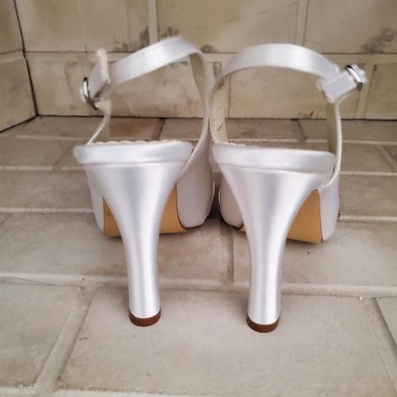 platform sling-back pumps - Picture 3 of 5